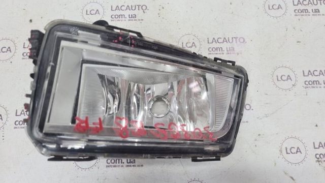 Туманка права 561941700C VAG