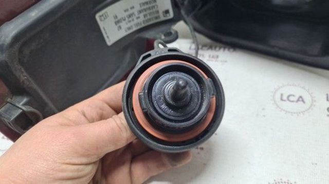 Кришка бензобаку 5C0201550AB VAG