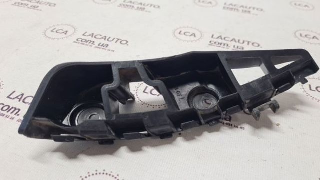 Кронштейн бампера переднього, зовнішній лівий 5C6807183A MARKET (OEM)