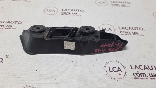 Кронштейн бампера переднього, зовнішній лівий 5C6807183A VAG