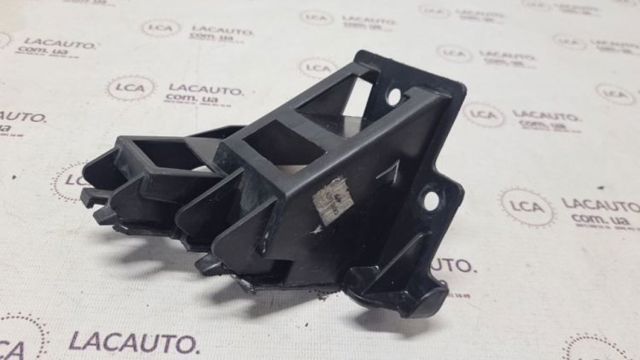 Супорт/кронштейн кріплення заднього ліхтаря, лівий 5C6807393A VAG