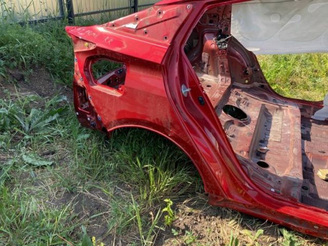 Крило праве заднє 6160147160 TOYOTA