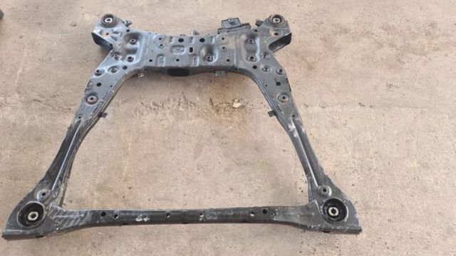 Підрамник передньої підвіски 62405L1000 HYUNDAI