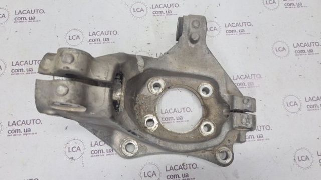 Кулак поворотний передній правий 68080868AD CHRYSLER