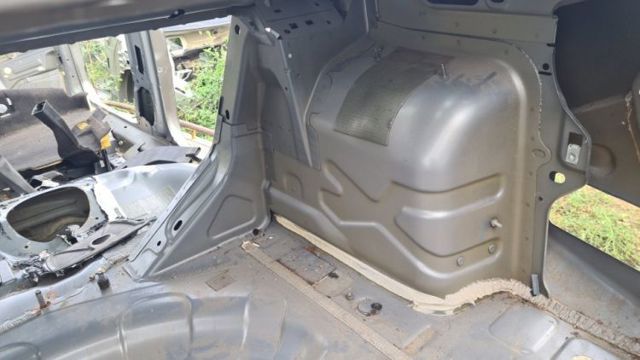 Боковина кузова права 68080954AA CHRYSLER