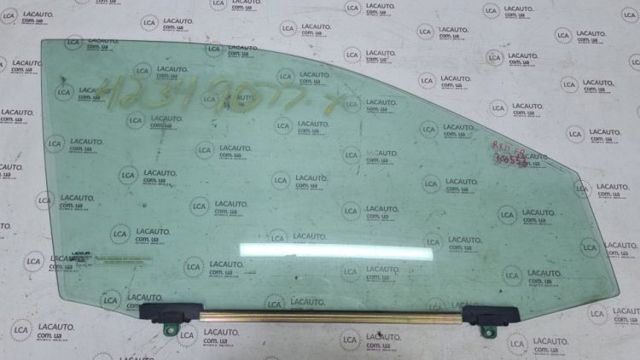 Скло передніх дверей, правих 6810148070 TOYOTA
