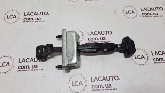 Обмежувач відкриття дверей, передній 68145319AE CHRYSLER