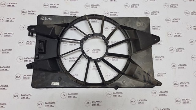 Chrysler 200 2015-17 вентилятор радіатора 68205996AC