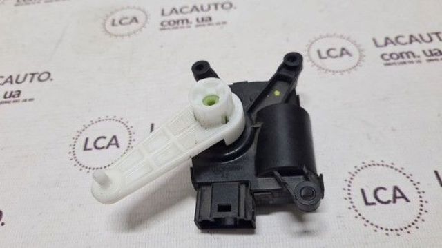 Двигун заслінки печі 68223058AA CHRYSLER