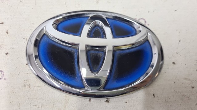 Емблема на кришку багажника, фірм.значок Тойота Яріс