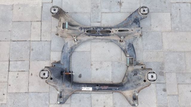 Передня балка 7L0499030T VAG