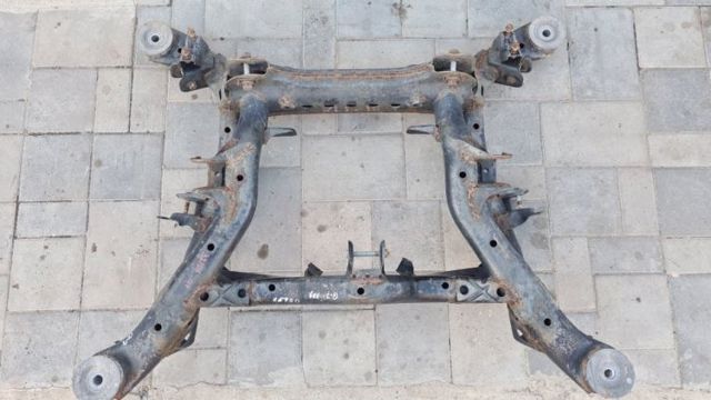 Балка задньої підвіски поперечна 7L8599030C VAG