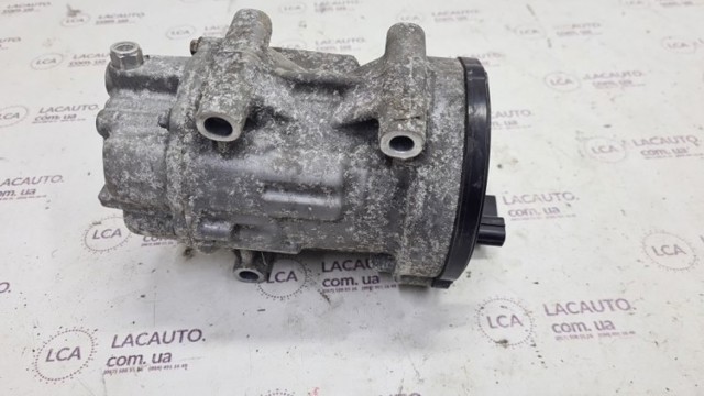 Компресор кліматичної установки Тойота Пріус