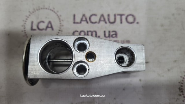 Клапан TRV, кондиціонера 8851502530 TOYOTA