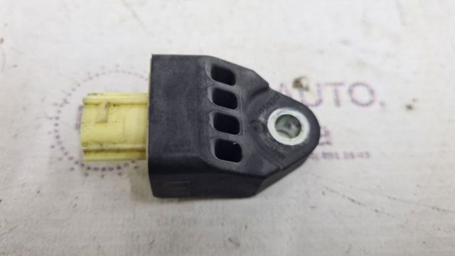 Датчик подушки безпеки 98231SG000 SUBARU