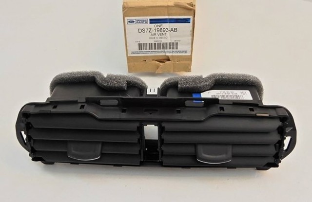 Решітка повітропровода DS7Z19893AB FORD