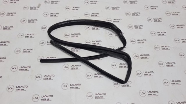 Гумка ущільнювача під капот GJ5Z16B990B FORD
