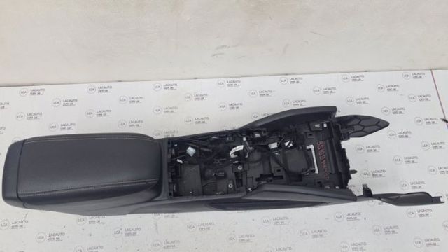 Підлокітник заднього сидіння LJ6Z7806024AA FORD