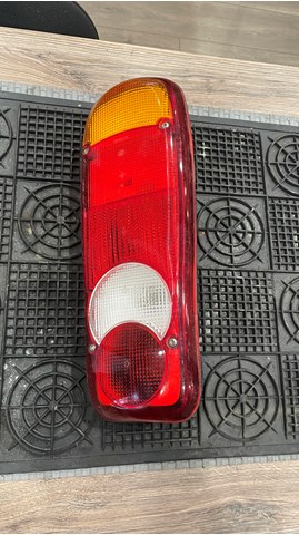Задні ліхтарі 265500292R RENAULT