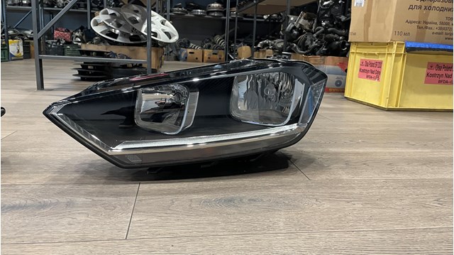 Фара основна права 517941006B VAG