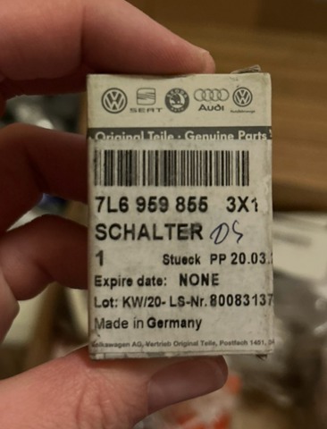 Кнопка підйомника переднього правого скла 7L6959855 VAG