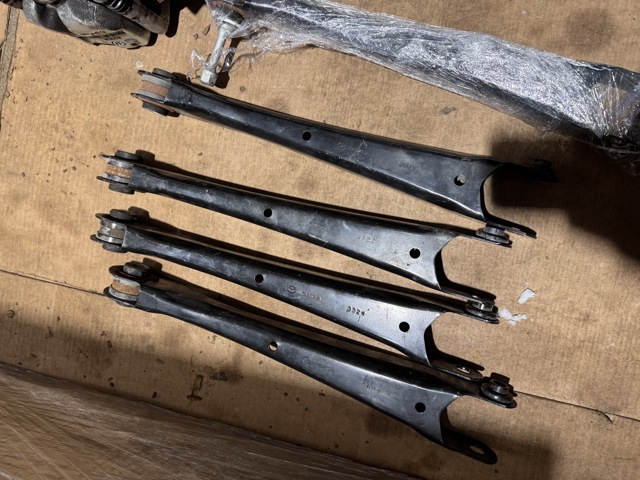 Задня поперечна тяга KBB62845XA MAZDA
