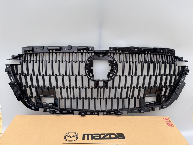 Решітка радіатора KR9P50711 MAZDA