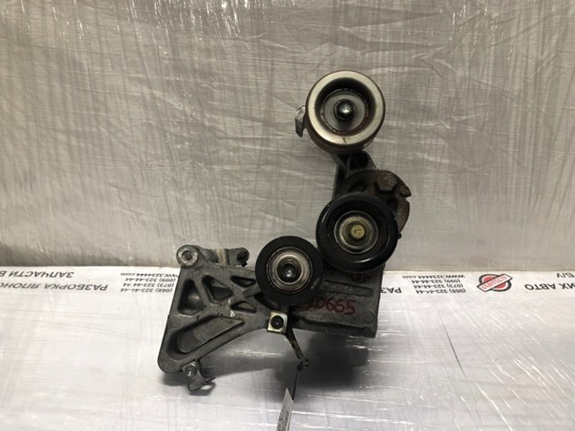 Кріплення генератора 1801A100 MITSUBISHI