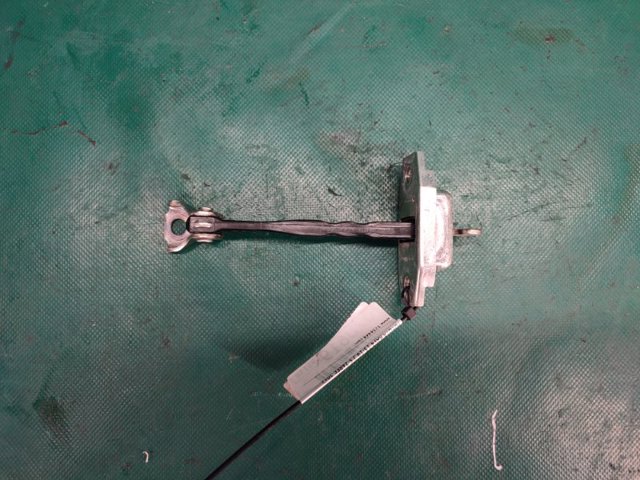 Обмежувач відкриття дверей, передній 6861042051 TOYOTA