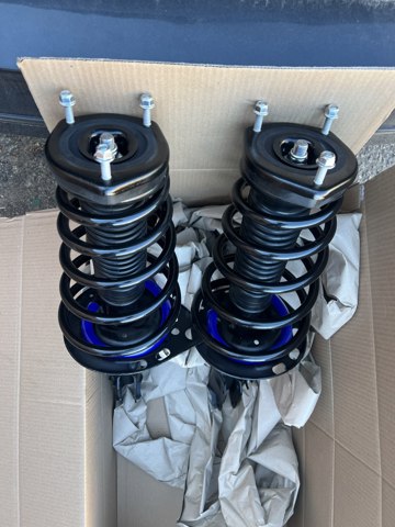 Пружина амортизатора передняя Тойота Камрі VII