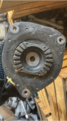 Кріплення переднього амортизатора 543200001R RENAULT