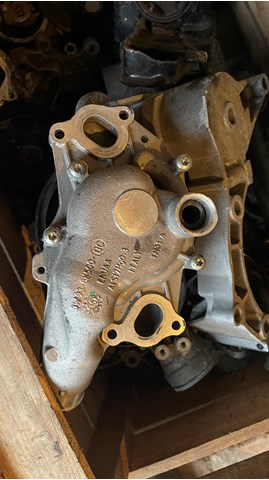Насос системи охолодження Land Rover Discovery IV
