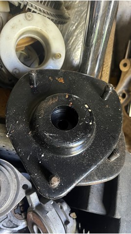 Кріплення переднього амортизатора MR961791 MITSUBISHI