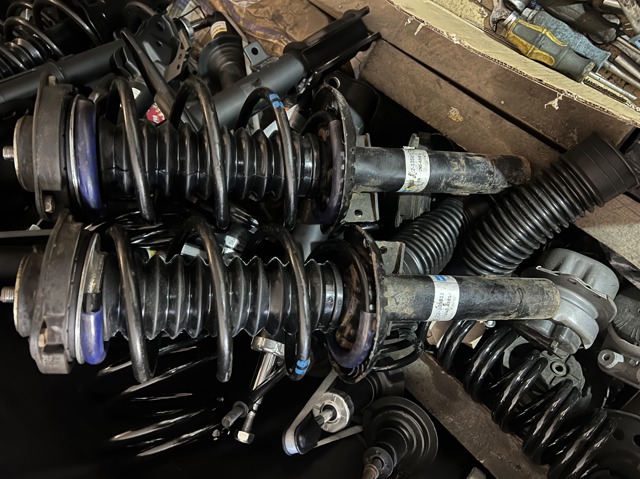 Стійка передня VNEA581 BILSTEIN