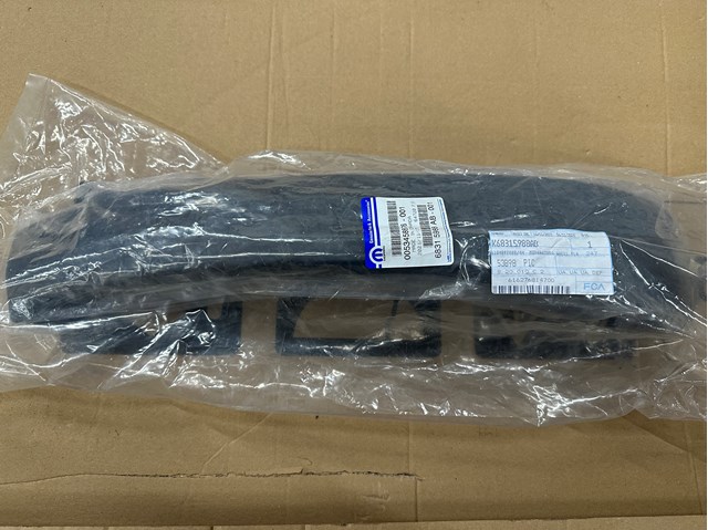 Молдинг арки крила переднього, правий 68315988AB CHRYSLER
