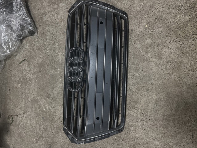 Облицювання радіатора 8W0853651 VAG