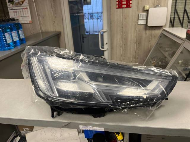 Основна фара - вставка 8W0941774B VAG
