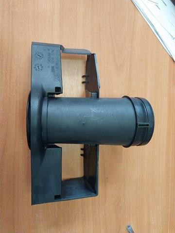 Повітрозабірник повітряного фільтра 3C0805962 VAG