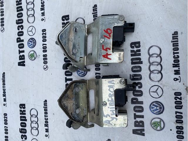 Петля замка кришки багажника 1Z9827511C VAG