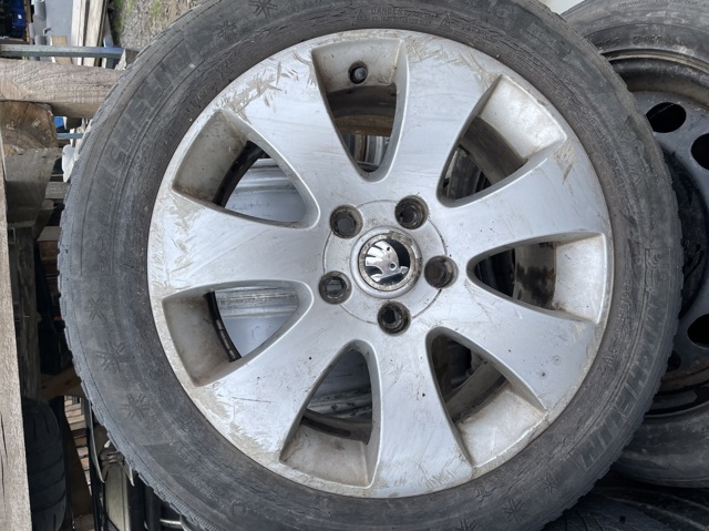 Диски колісні литі (легкосплавні, титанові) 3T0601025 VAG