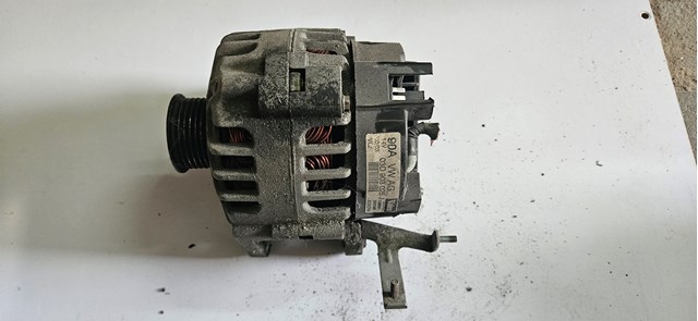 Авто генератор 03D903025 VAG