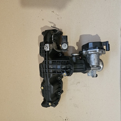 Колектор впускний 03L129711 VAG