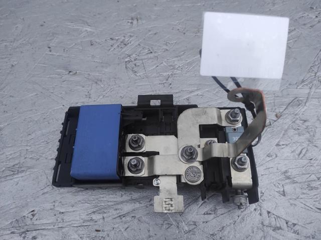 Корпус запобіжників 2465400950 NISSAN