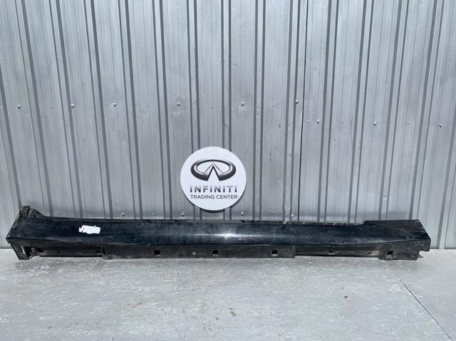 Накладка зовнішня (молдинг) порога, правий 768504GA0H NISSAN