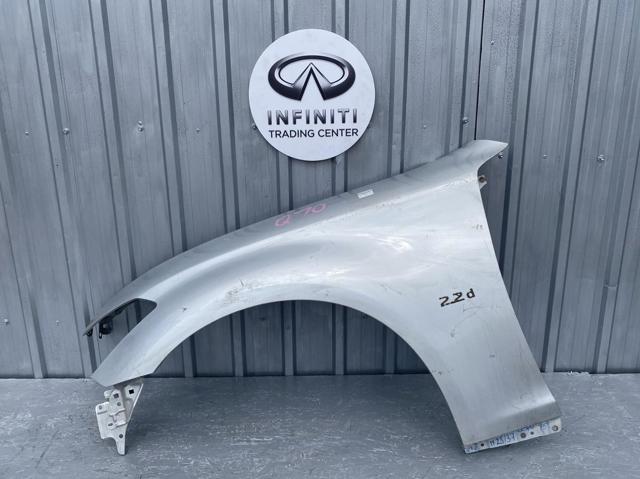 Ліве переднє крило F31011MAMA NISSAN