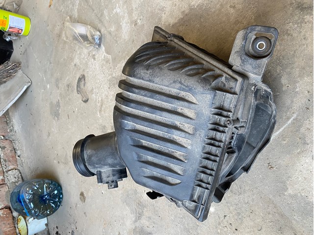 Корпус повітряного фільтра 7639749 BMW