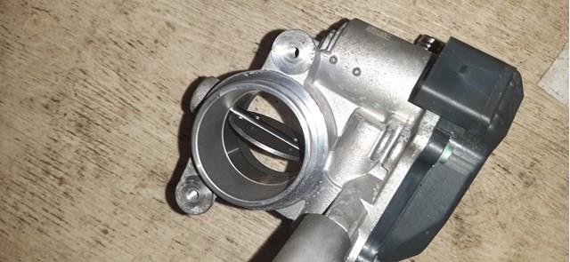 Заслінка повітряна 04L128063T VAG