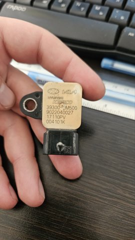 Датчик тиску наддуву (датчик нагнітання повітря в турбіну) 393002M500 HYUNDAI