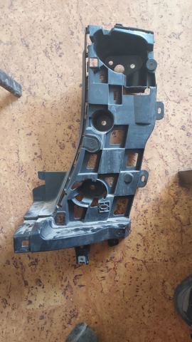 Кронштейн бампера заднього, правий 51127420666 BMW