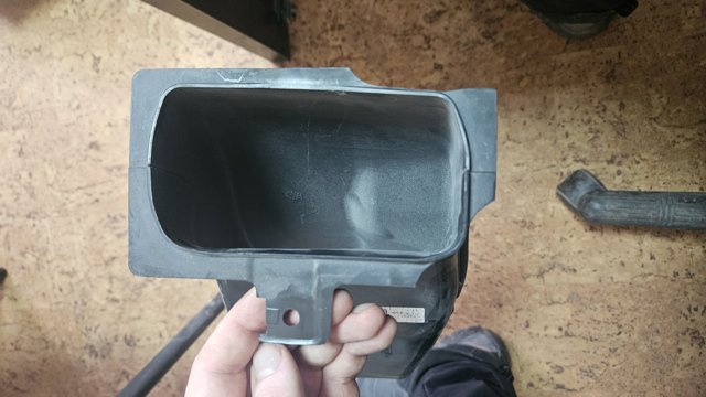 Повітропровід гальмівного диска, лівий 51747454029 BMW